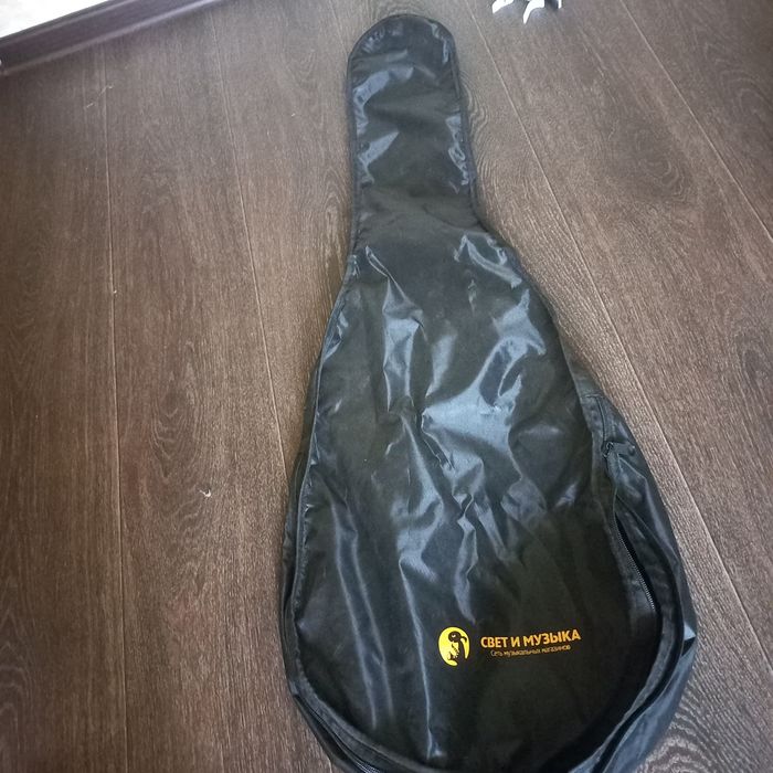 Гитара аккустическая