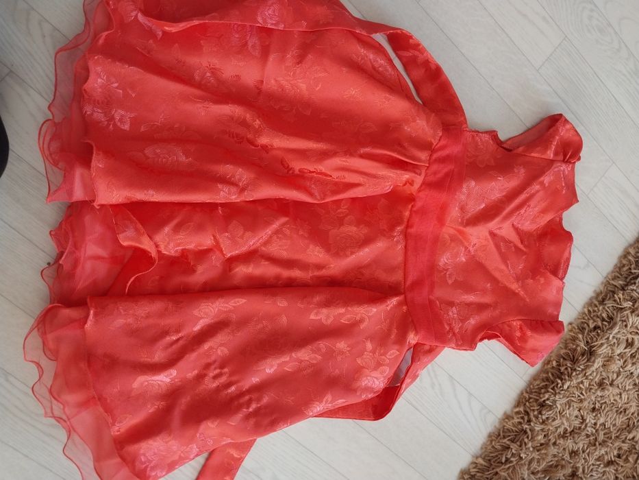 Продам платья не дорого