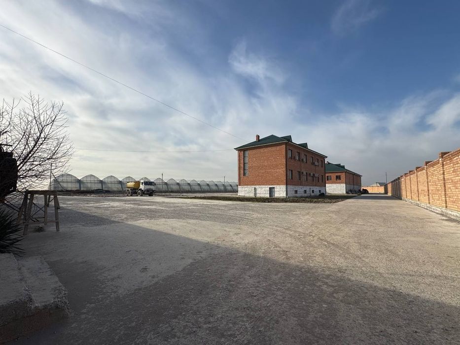 Теплица Сотилади 7га