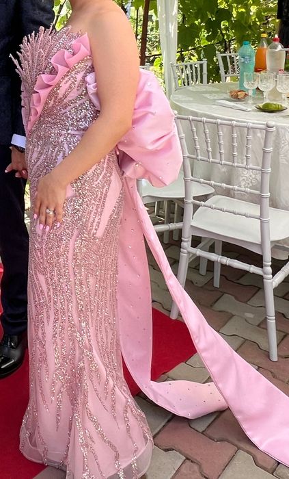 Rochița deosebită de nașa