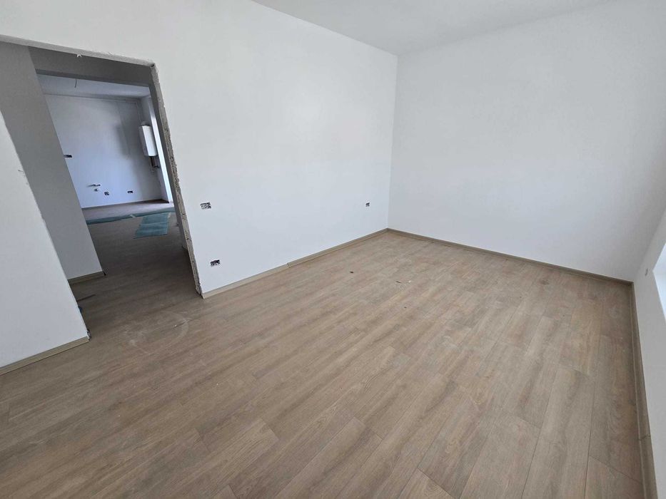 De vanzare Aparatament 2 camere - La cheie - Intabulat - Calea Surii Mici