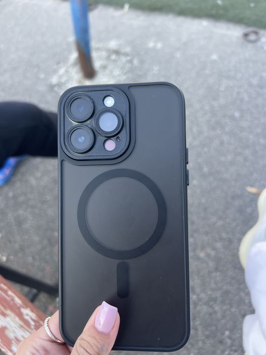 telefon iphone ultima generatie cu casti( toate folosite de cezar smecherul constantei)