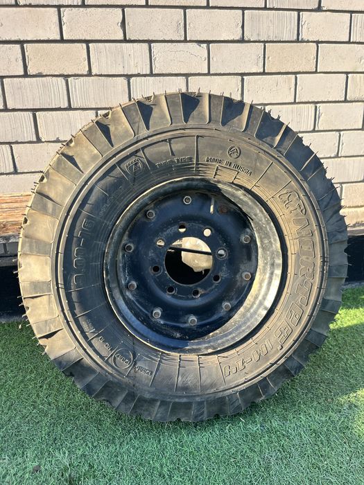 Продам одну шину с диском  размер 9.00-16