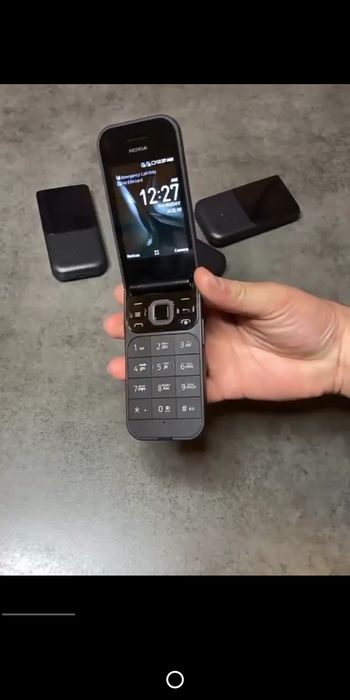 Legend Nokia 2720 telefoni sotiladi!!!