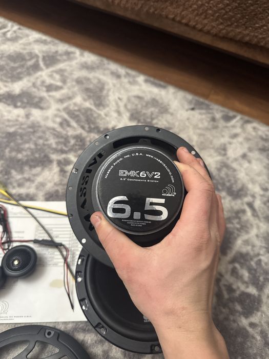 Автоколонки Massive американские