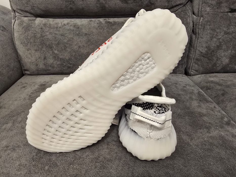 Adidas yezzi nr 41-45 preț 350 lei
