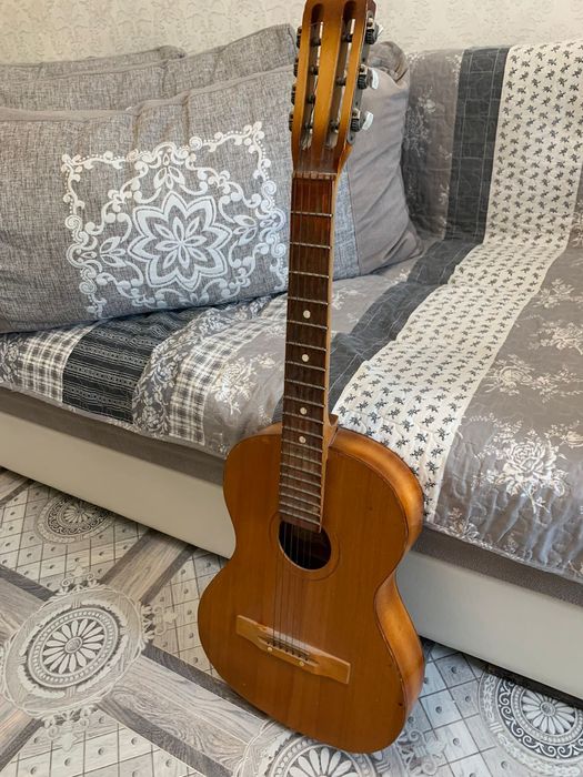 Гитара акустическая семиструнная