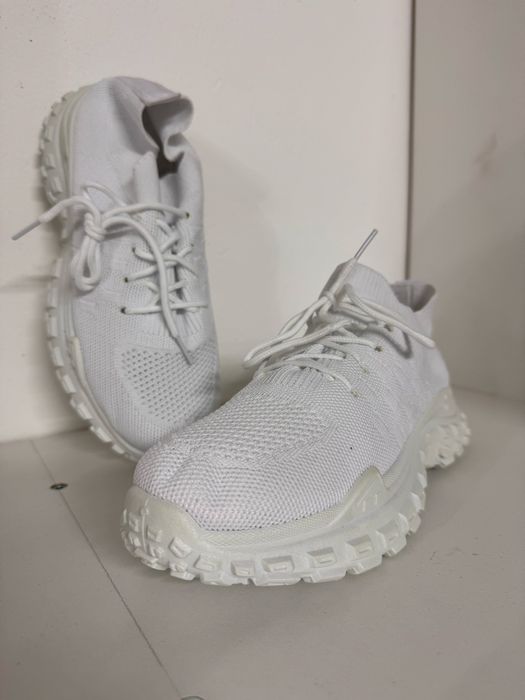 Кроссовки белые новые