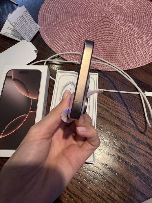 iPhone 16 Pro 256GB с гаранция Desert Gold