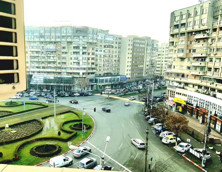 Inchiriez Ap 2 camere decomandat. P-ța M.Vit.direct proprietar - Vedere Bvd+BONUS: GARANTIE 2 RATE