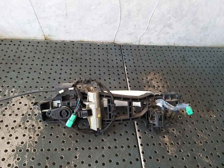 Maner usa stanga fata keyless ford kuga 1 8m51a22404