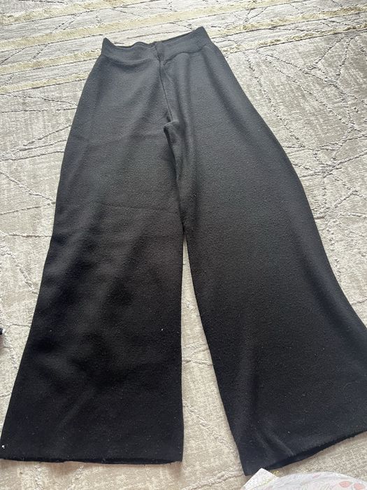 Черные обычные брюки