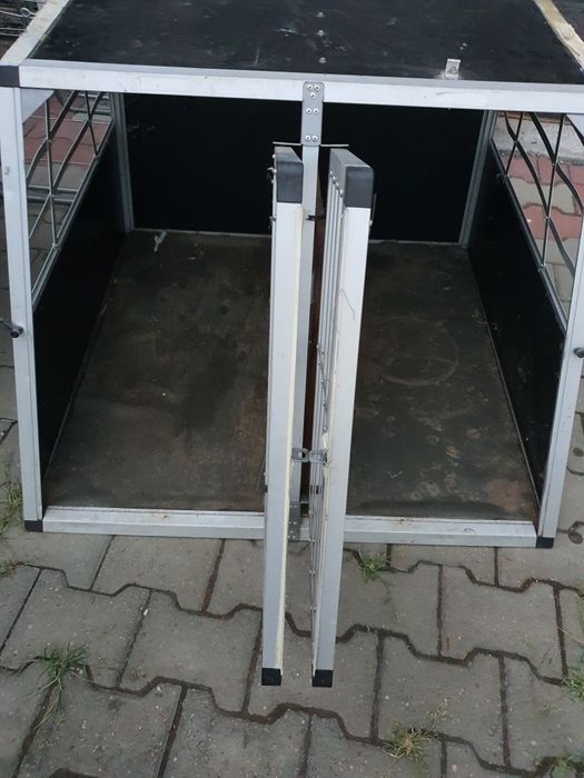 Cușcă de câine sau pisica