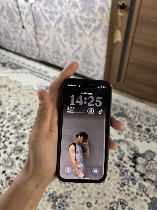продам iphone 15