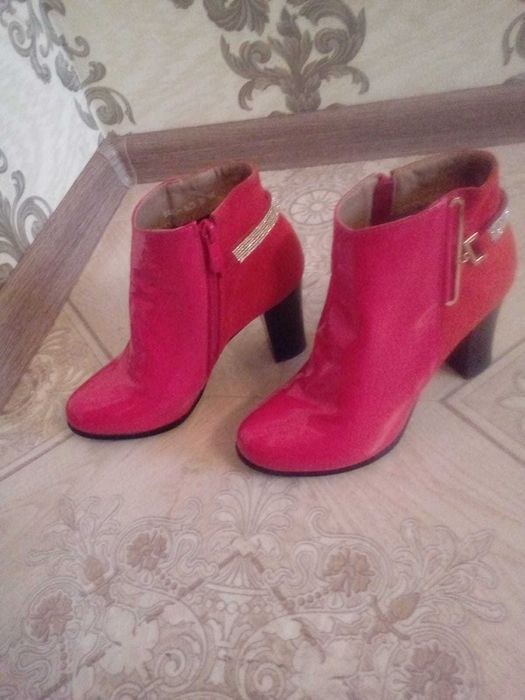 Продам сапоги осенне весенние