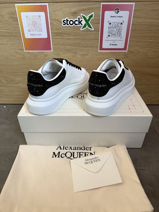 Alexander McQueen Oversized Sneaker – White/ Black Crystals Poze Reale