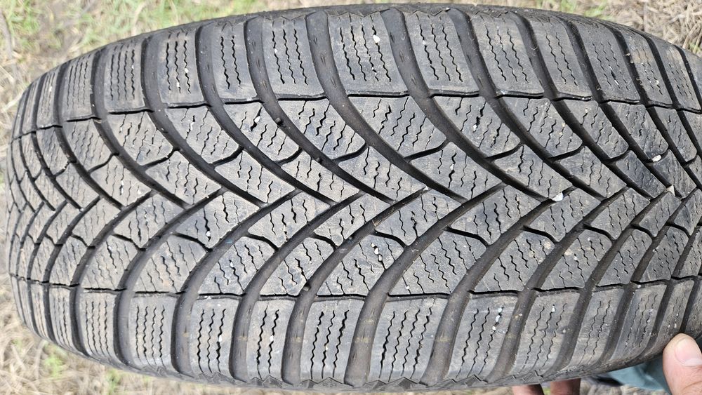 2бр гуми 205 60 16 дот 23 семперит semperit