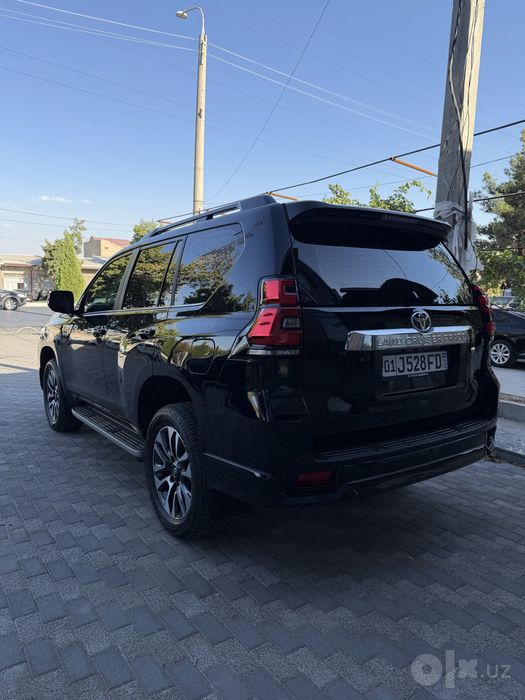 Toyota Land Cruiser prado 2023 yil 30000 km yrugan