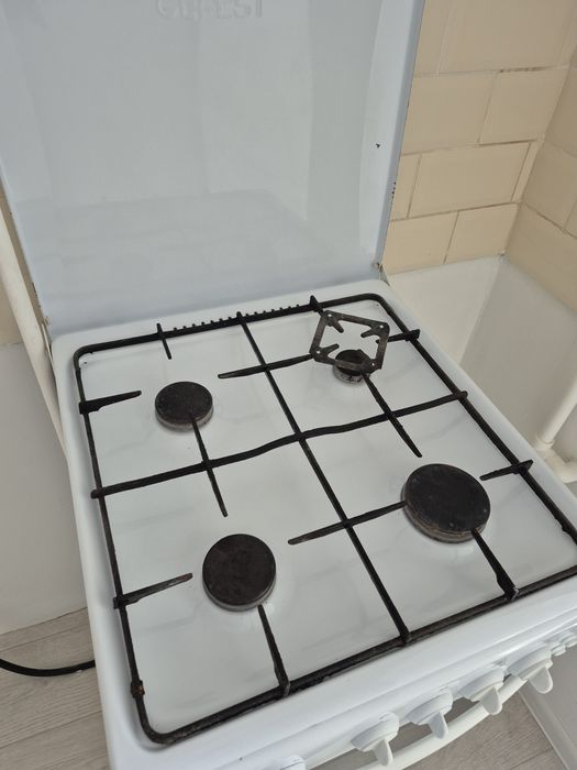 Продам газовую плиту