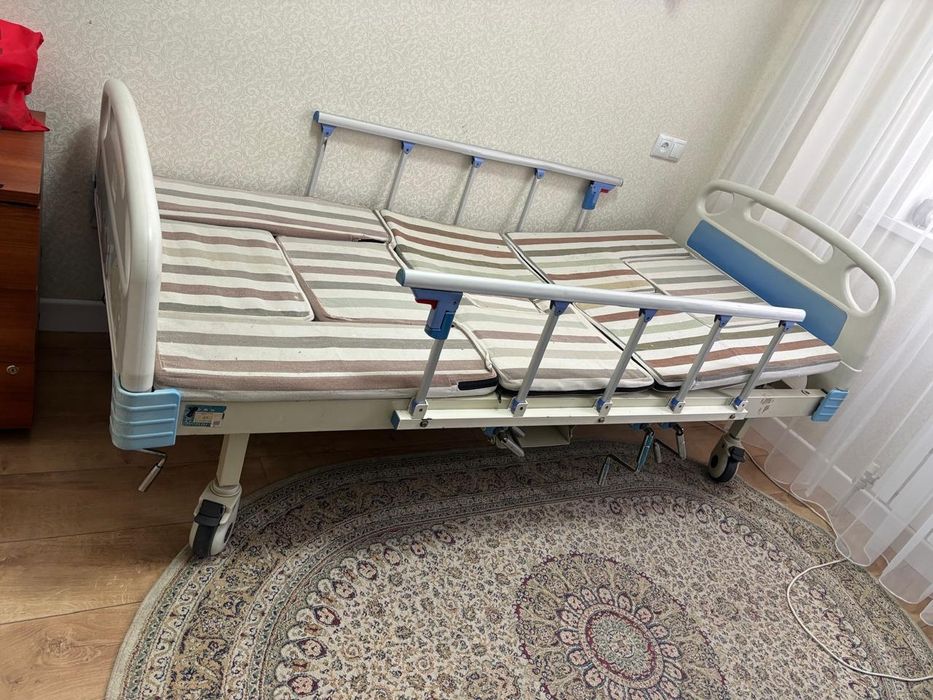 Кровать медицинская