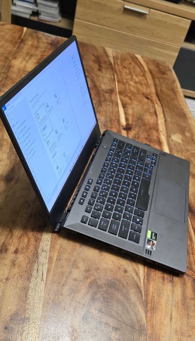 ASUS ROG Zephyrus Ryzen 7 4800HS 40GB RAM Ултрабук + бонус втори дисплей