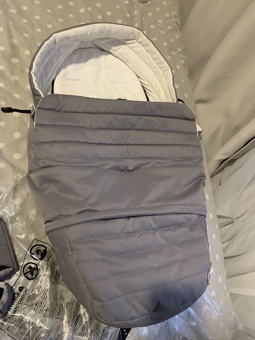 КоличкаCybex priam и стол Cybex cloud Z I-size