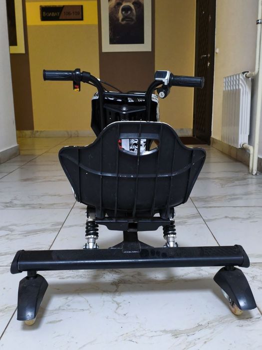 Красно белый дрифткар