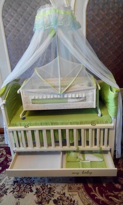 Дубайская кроватка с люлькой !