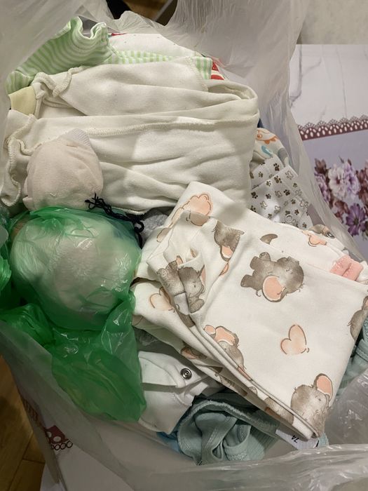 Отдам даром вещи для малышки