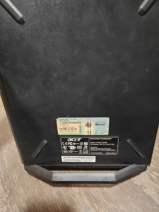 Продавам мини компютър Acer Veriton L670G