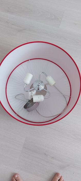 Продам новую навесную лампу