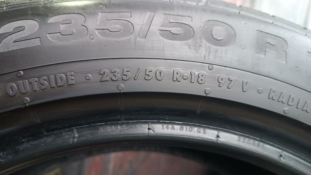 235/50/18 Continental