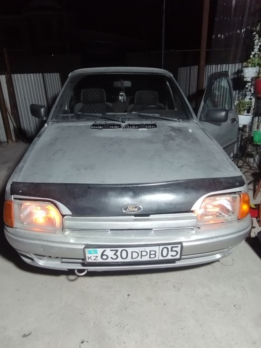 Продам авто ford  на полном ходу