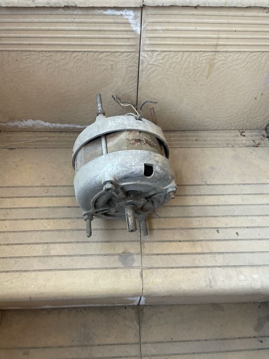 Elektron Mator sotiladi b/u