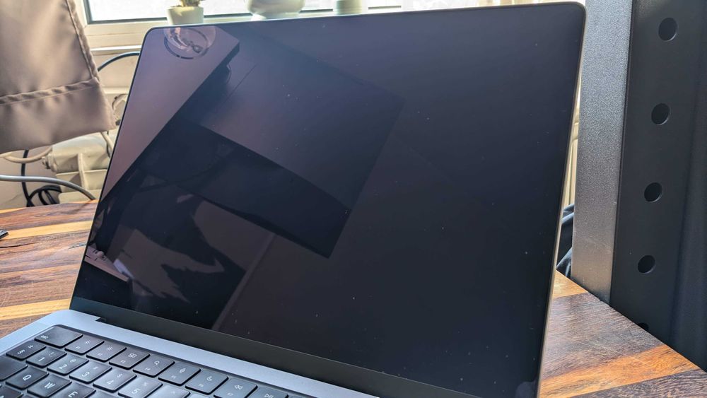 M1 Macbook pro 2021 Space Gray 14 inch 16GB 512 GB