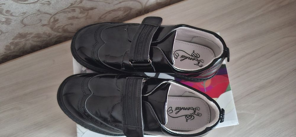 Туфли для девочки размер 35