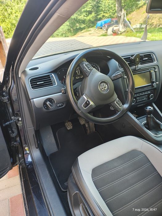 Vând Volkswagen Jetta