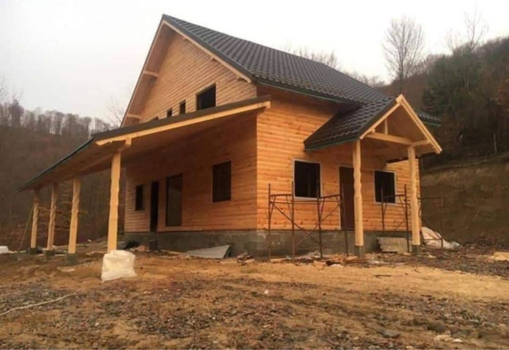 Case din lemn la gata