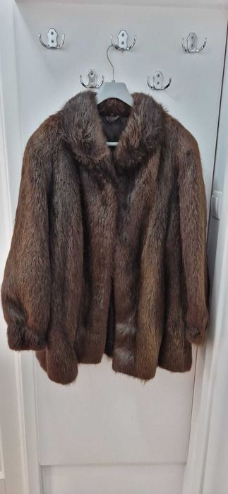 Hain blana nurca , marimea 44, Maro