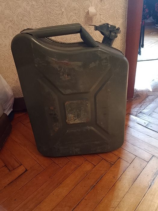 Канистры 20 литров