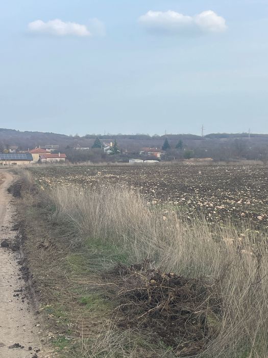 Парцел от Собственик над Виница-м.”Лозите”-3300кв.м-20€/кв.м до къщите