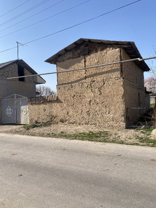 Srochno yer sotiladi 3 sotix Zangi otadan 7 km o'tganda Said o'ta maxa