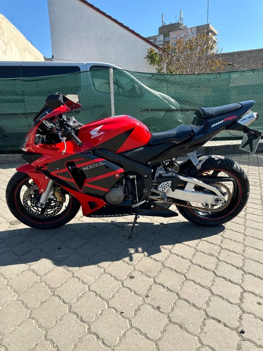 Honda CBR600RR 2004 PC37