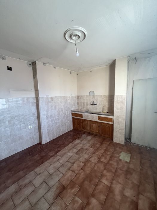 Продава се Тристаен апартамент в Шумен, Болницата - 97 кв.м за 973 €/кв.м - Снимка #9