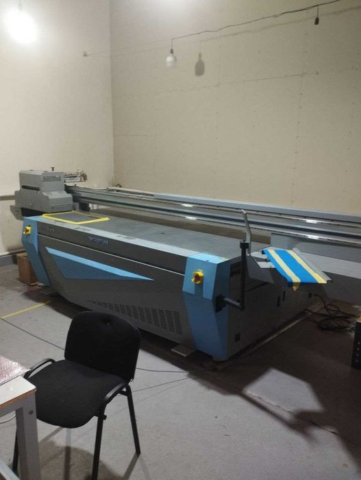 Продается УФ (UV) Принтер Сотилади (RICOH GEN 5 головка) 250cmx130cm