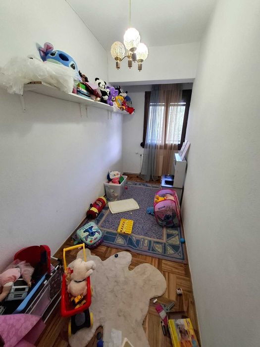 Продава двуетажна къща 150 м2 + 80 м2 и двор 400 м2 в Аспровалта, Гърция