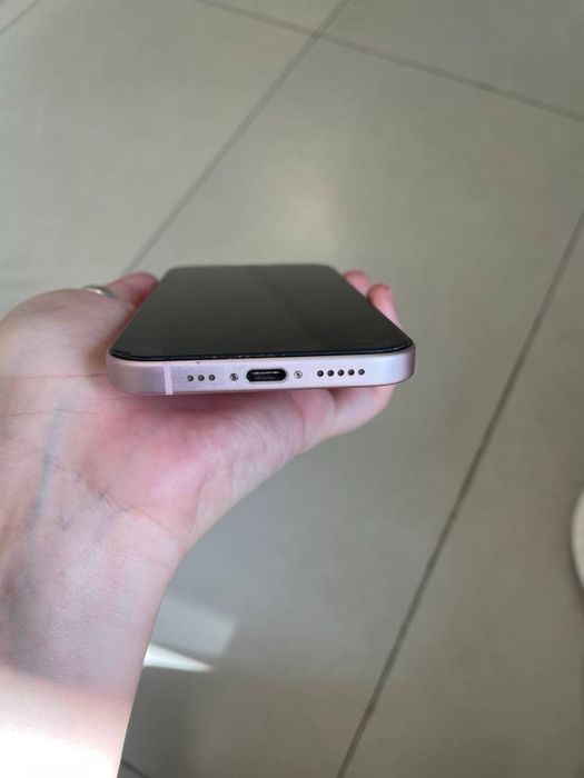 Продам Iphone 15