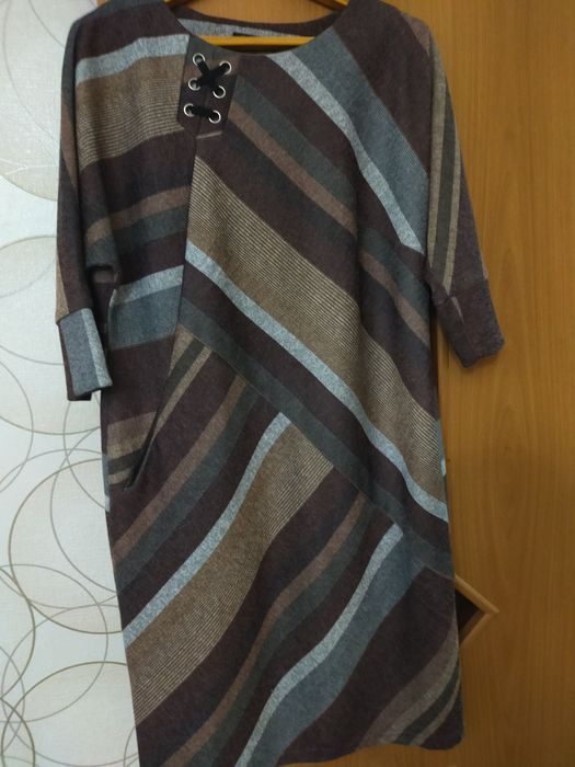 Платье женское..