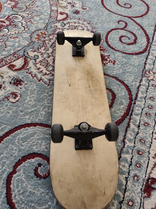 Деревянный скейтборд