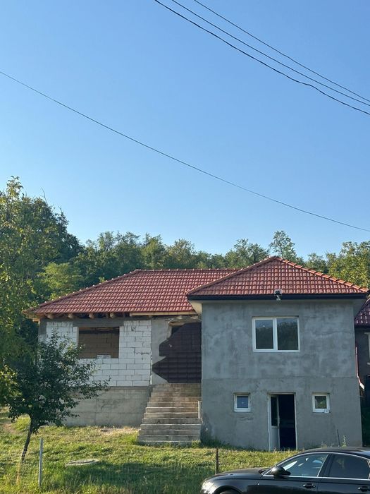 Executam cabane A frame,acoperișuri,terase,foișoare